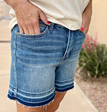Load image into Gallery viewer, MID RISE VINTAGE SHORTS