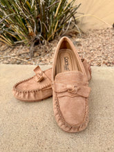 Load image into Gallery viewer, Driving Miss Daisy Slip-Ons
