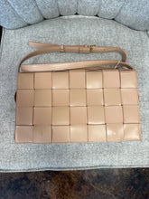Load image into Gallery viewer, WOVEN PURSE
