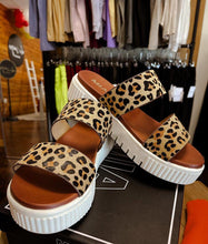 Load image into Gallery viewer, MIA LEXI PLATFORM SLIDE SANDALS
