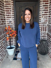 Load image into Gallery viewer, The Navy Cropped Pants
