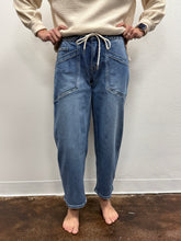 Load image into Gallery viewer, HR Drawstring Barrel Jeans
