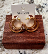 Load image into Gallery viewer, DOUBLE LAYERED EARRINGS
