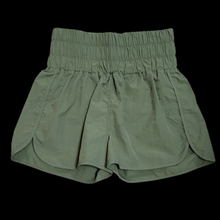 Load image into Gallery viewer, SMOCKED WAISTBAND SHORTS
